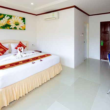 Phusita House 2 Hotel Patong Bagian luar foto