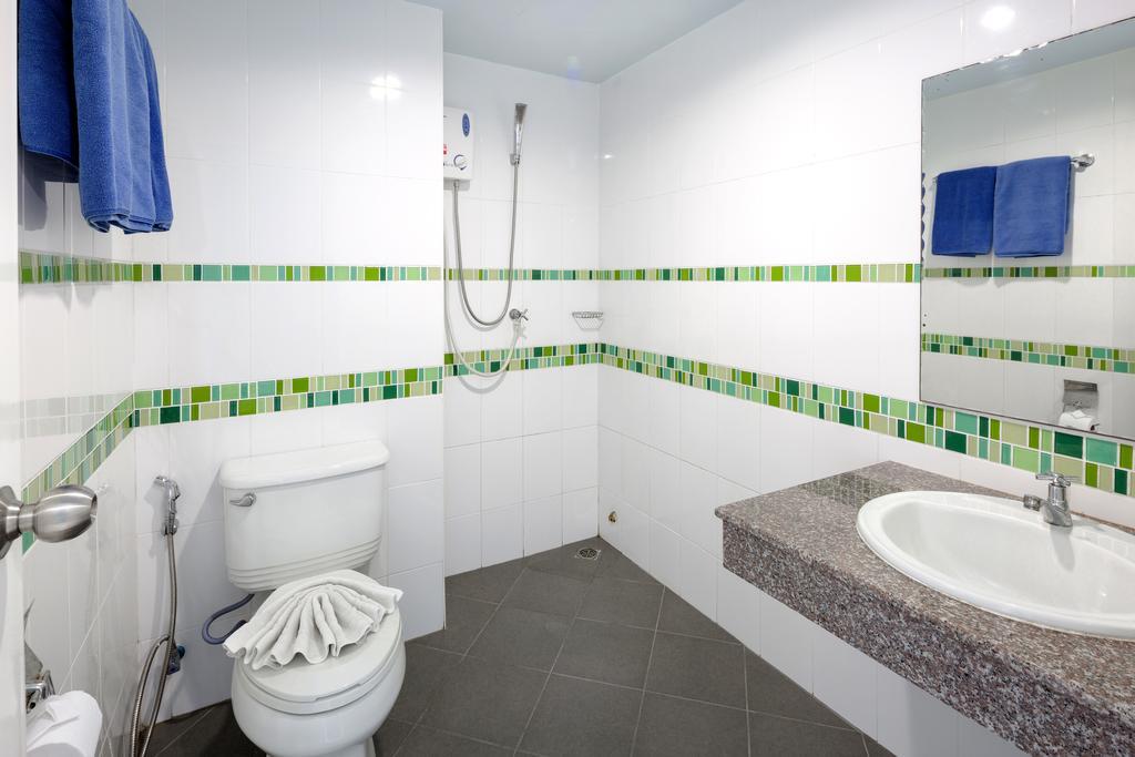 Phusita House 2 Hotel Patong Bagian luar foto