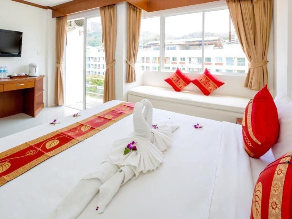 Phusita House 2 Hotel Patong Bagian luar foto