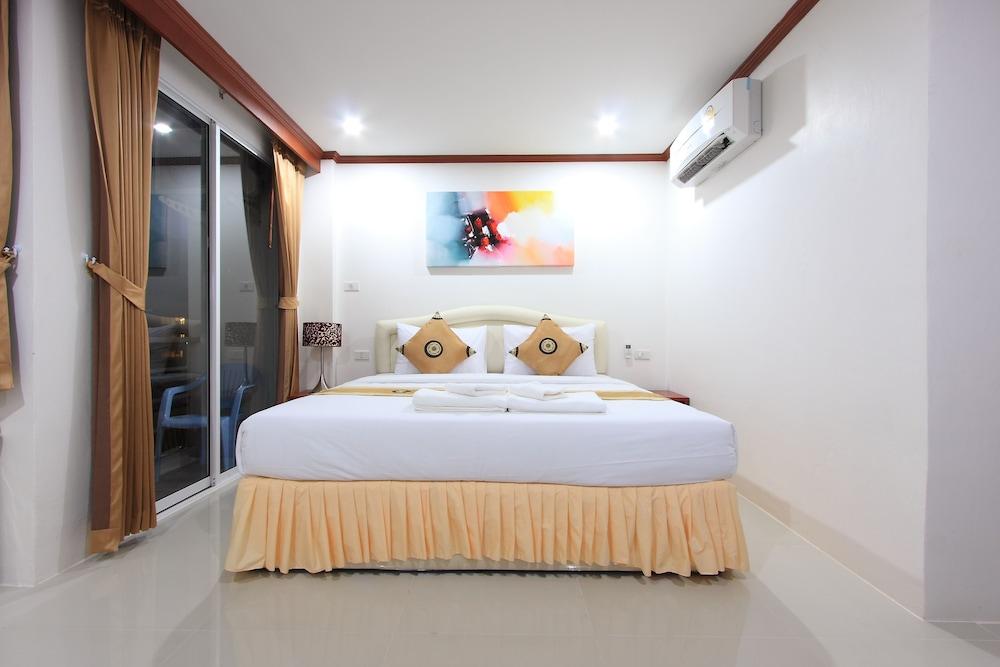 Phusita House 2 Hotel Patong Bagian luar foto
